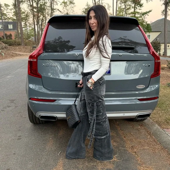 Chic Black Wash Wide Leg Jeans  With Cargo Pockets Detail - Picture 3 of 5